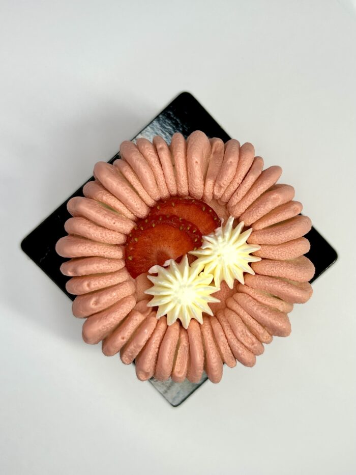 Pyragaitis Migdolinė braškė <b>4.90€/vnt</b>
